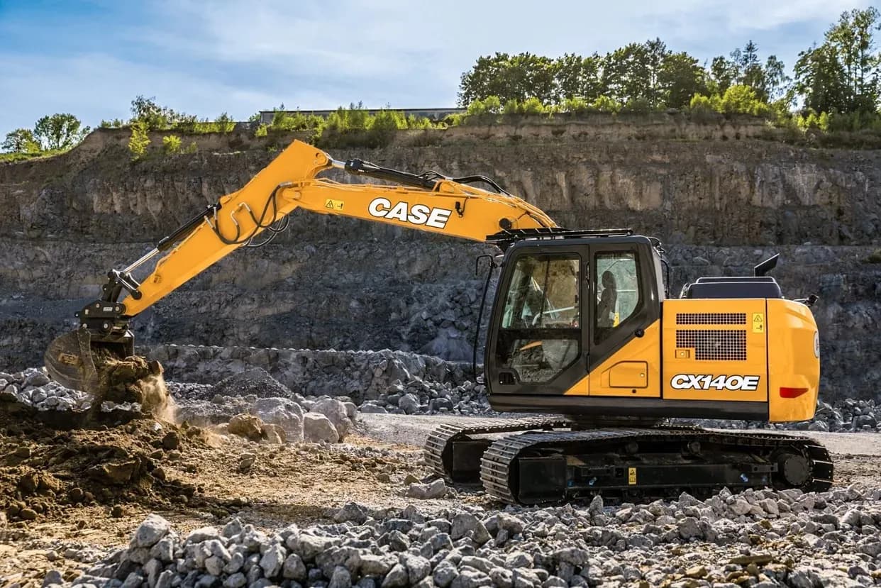 CX140E on a jobsite