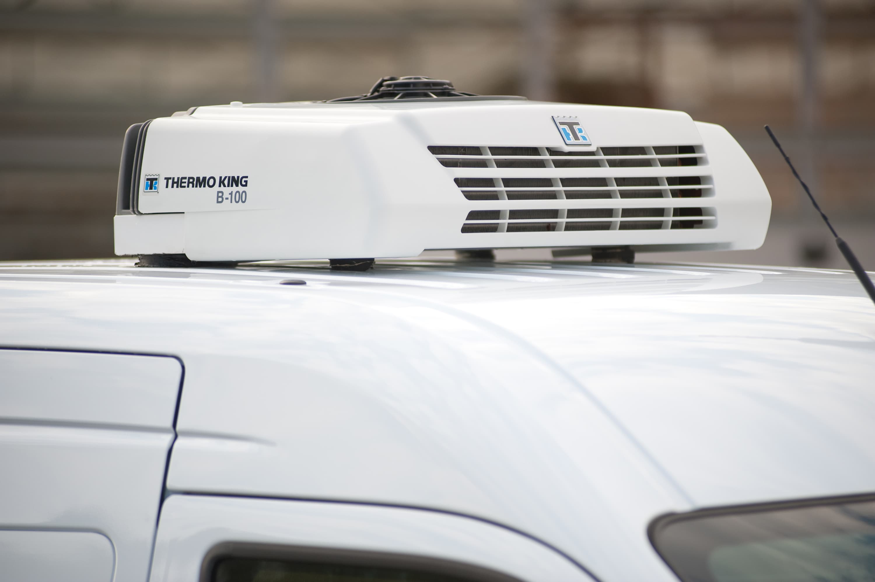 Thermo King B-100 Electric Reefer Truck Unit view 2
