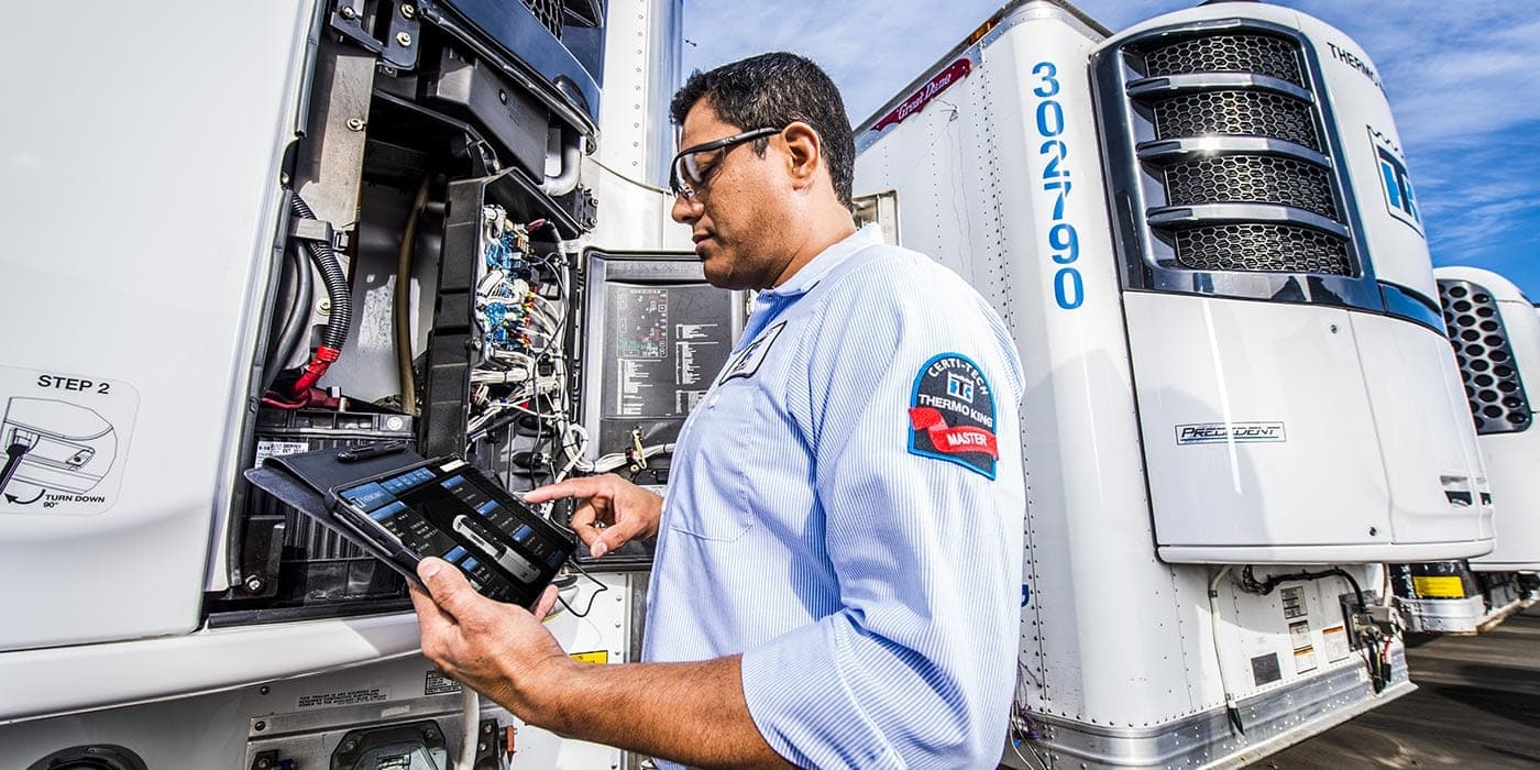 Thermo King Connect app on a mobile device monitoring the fleet